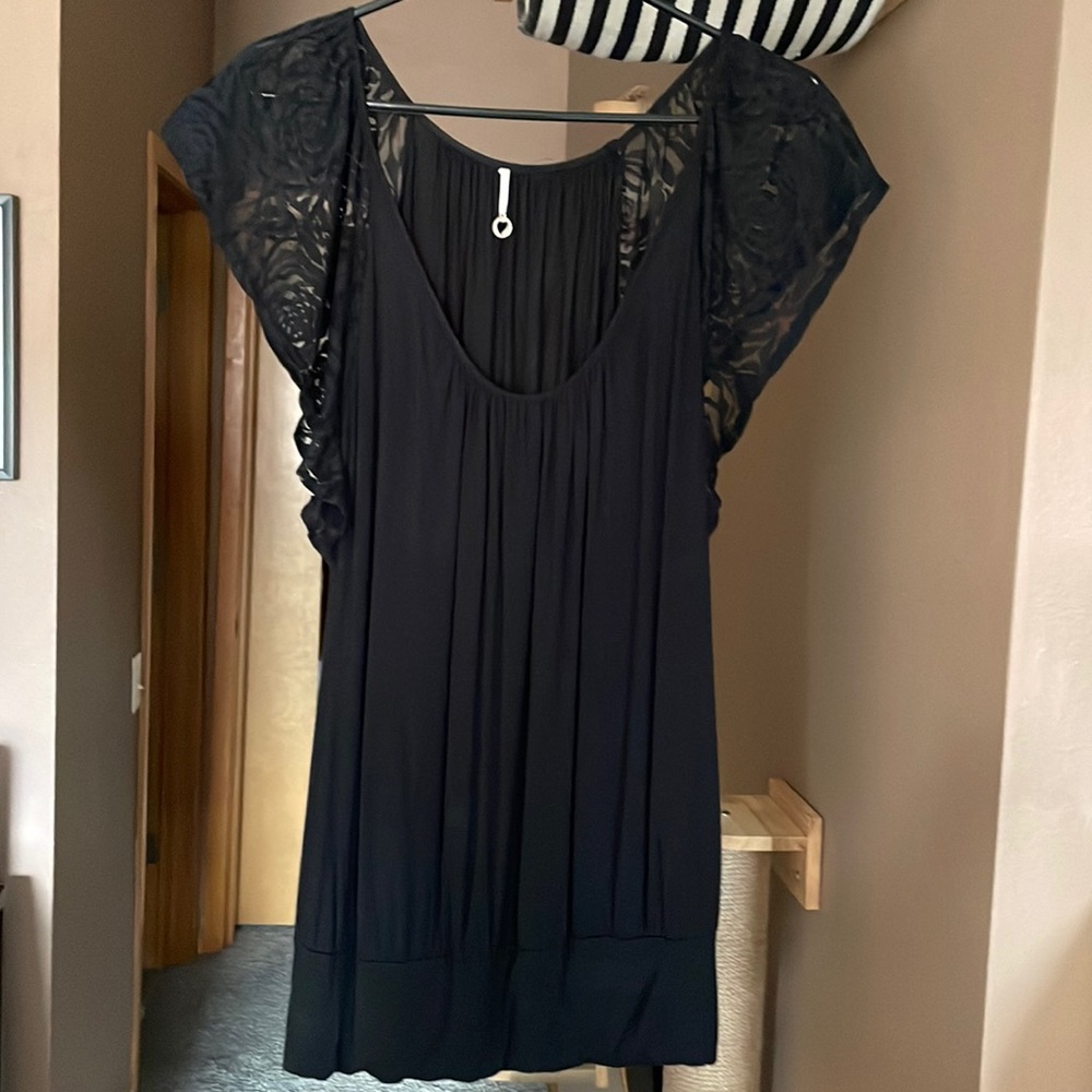 Black Top from Buckle/Robin K. With Beautiful Lace Sleeves